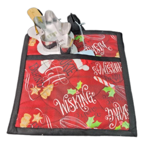 Christmas Pot Holder with Pocket includes a cookie cutter and spatula